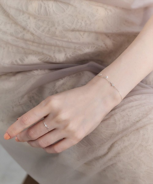 Jolie Toujours(ジョリトゥジュール)の「【金属アレルギー軽減】〈silver925〉クローバーチェーンリング(リング・レディース・シルバー・FREE)」の4枚目の写真