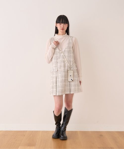 Mi-je(ミジェ)の「シアーベロアトップス【韓国ファッション】(Tシャツ/カットソー・レディース・ブラック/アイボリー/ネイビー/ピンク・M/S)」の6枚目の写真