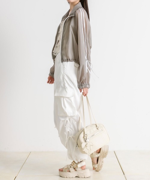 OLIVE des OLIVE(オリーブデオリーブ)の「ダブルリボンカーゴパンツ(その他パンツ・レディース・チャコールグレー/オフホワイト/ピンク/サックスブルー・FREE)」の10枚目の写真