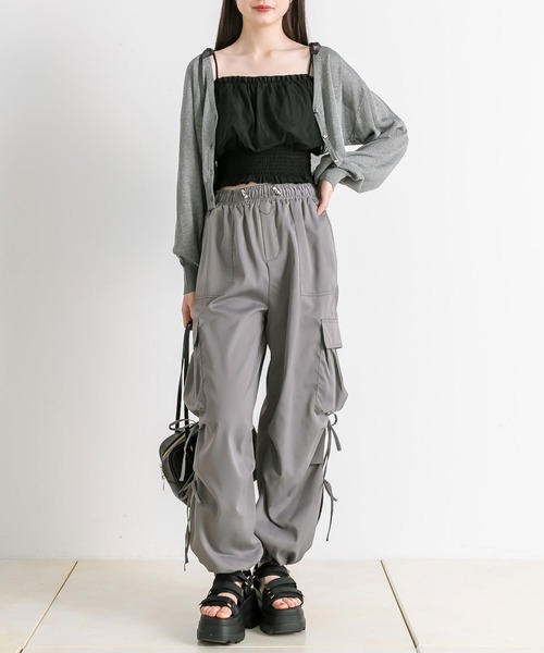 OLIVE des OLIVE(オリーブデオリーブ)の「ダブルリボンカーゴパンツ(その他パンツ・レディース・チャコールグレー/オフホワイト/ピンク/サックスブルー・FREE)」の6枚目の写真