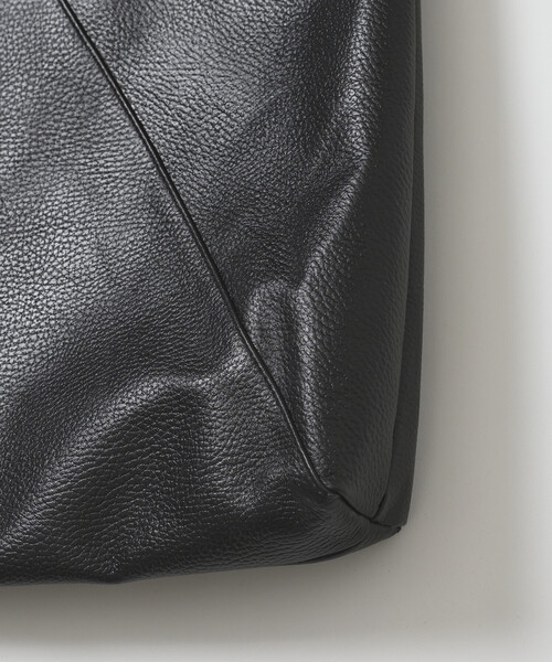 Firsthand/ファーストハンド Triangle Leather Marche Bag