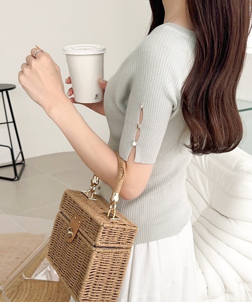 mily bilet（ミウィビレット）の「【mily bilet】大人可愛い抜け感！袖開きボタンサマーニット(半袖)（Tシャツ/カットソー・レディース・ブラック/アイボリー/ホワイト×ブラック/ライトグレー・LARGE/MEDIUM/SMALL/X-LARGE）」の20枚目の写真