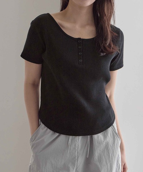 kizukiブラック ヘンリーネック ヘンリーネック半袖プルオーバー（Tシャツ/カットソー）｜CHAN