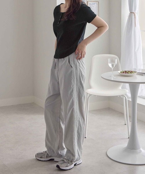 CHAN ME(チャンミ)の「ヘンリーネック半袖プルオーバー(Tシャツ/カットソー・レディース・ホワイト/ブラック/ブルー・MEDIUM/LARGE/X-LARGE)」の20枚目の写真