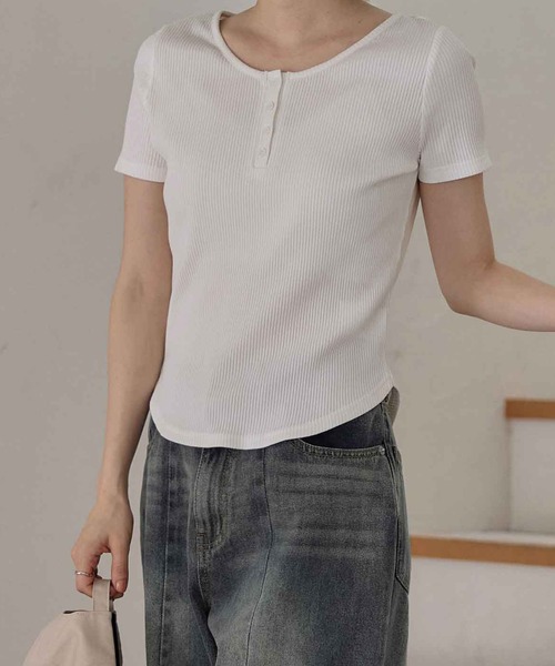 CHAN ME(チャンミ)の「ヘンリーネック半袖プルオーバー(Tシャツ/カットソー・レディース・ホワイト/ブラック/ブルー・MEDIUM/LARGE/X-LARGE)」の4枚目の写真