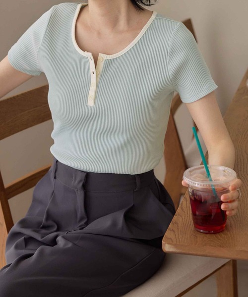 CHAN ME(チャンミ)の「ヘンリーネック半袖プルオーバー(Tシャツ/カットソー・レディース・ホワイト/ブラック/ブルー・MEDIUM/LARGE/X-LARGE)」の11枚目の写真