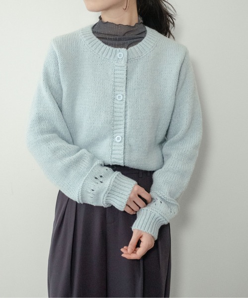 on:nue(オンニュ)の「【on:nue】パンチングニットカーディガン(カーディガン/ボレロ・レディース・アイボリー/スカイブルー・FREE)」の4枚目の写真