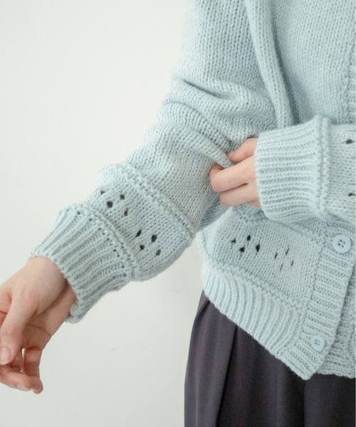 on:nue(オンニュ)の「【on:nue】パンチングニットカーディガン(カーディガン/ボレロ・レディース・アイボリー/スカイブルー・FREE)」の7枚目の写真