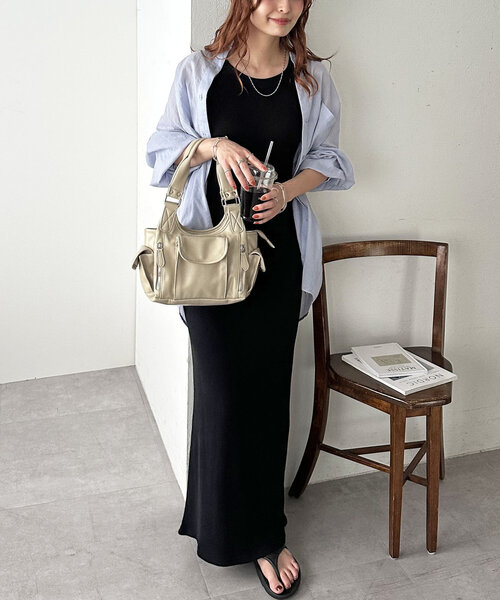 DISCOAT（ディスコート）の「アウトポケットジップ使いバッグ（ショルダーバッグ・レディース・チャコールグレー/ブラック/ブラウン/アイボリー・FREE）」の20枚目の写真