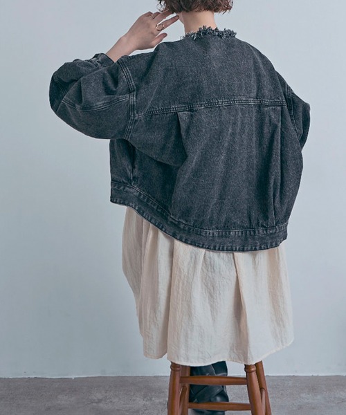 Social GIRL（ソーシャルガール）の「ボリューム袖 ショート丈 カットオフ ノーカラーデニムジャケット Gジャン（デニムジャケット・レディース・ブラック/ライトブルー/ブルー・M/L）」の17枚目の写真