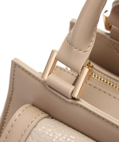 MERCURYDUO（マーキュリーデュオ）の「【MERCURYDUO/マーキュリーデュオ】メタリッククラック調型押し フラップハンドバッグ（ハンドバッグ・レディース・グレイッシュベージュ/アイボリー/ブラック・FREE）」の15枚目の写真