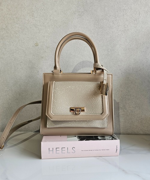 MERCURYDUO（マーキュリーデュオ）の「【MERCURYDUO/マーキュリーデュオ】メタリッククラック調型押し フラップハンドバッグ（ハンドバッグ・レディース・グレイッシュベージュ/アイボリー/ブラック・FREE）」の21枚目の写真