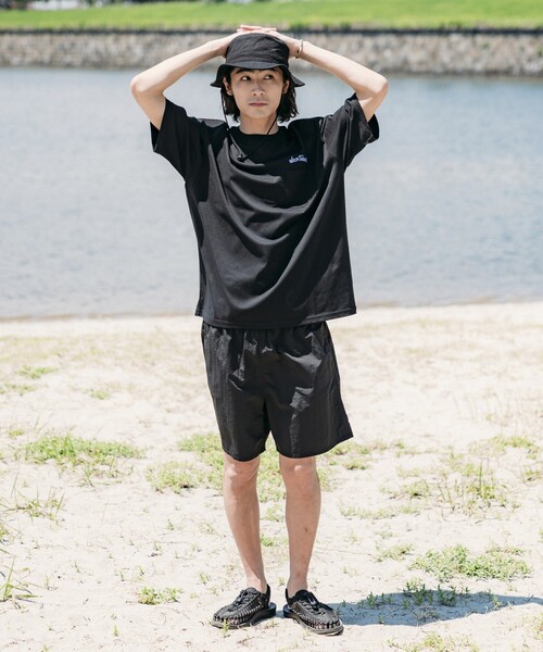 FREAK'S STORE（フリークスストア）の「限定展開 WILD THINGS×FREAK'S STORE/ワイルドシングス 別注 バックプリント クルーネック ポケットTシャツ（Tシャツ/カットソー・メンズ・ブラック/グレイッシュベージュ/アッシュグレー/ネイビー/ホワイト・LARGE/MEDIUM/SMALL）」の8枚目の写真