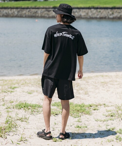 FREAK'S STORE（フリークスストア）の「限定展開 WILD THINGS×FREAK'S STORE/ワイルドシングス 別注 バックプリント クルーネック ポケットTシャツ（Tシャツ/カットソー・メンズ・ブラック/グレイッシュベージュ/アッシュグレー/ネイビー/ホワイト・LARGE/MEDIUM/SMALL）」の11枚目の写真