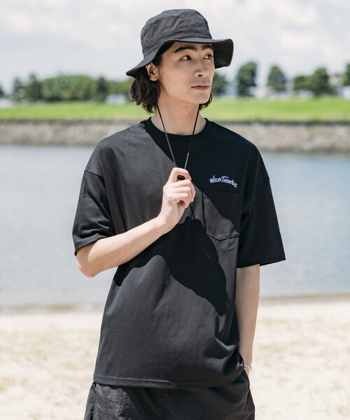 FREAK'S STORE（フリークスストア）の「限定展開 WILD THINGS×FREAK'S STORE/ワイルドシングス 別注 バックプリント クルーネック ポケットTシャツ（Tシャツ/カットソー・メンズ・ブラック/グレイッシュベージュ/アッシュグレー/ネイビー/ホワイト・LARGE/MEDIUM/SMALL）」の14枚目の写真