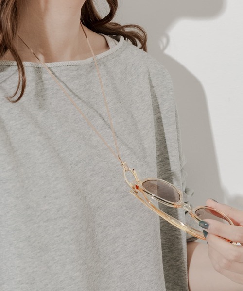 SMELLY(スメリー)の「コードメガネホルダー(メガネ・レディース・ベージュ/ブラック・-)」の4枚目の写真