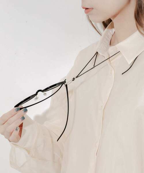 SMELLY(スメリー)の「コードメガネホルダー(メガネ・レディース・ベージュ/ブラック・-)」の11枚目の写真