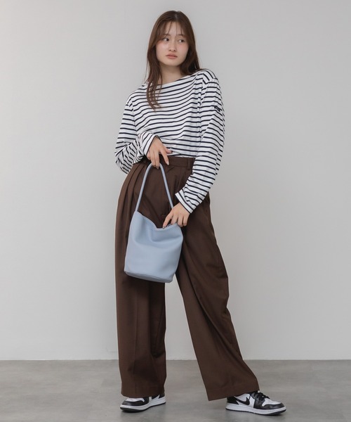 HEILIS(ヘイリス)の「ベーシックボーダー長袖カットソー/韓国 オーバーサイズ シンプル カジュアル フェミニン レッド ネイビー ブルー ライトブルー 春服 夏服 秋服 長袖 トップス ノームコア シティガール 赤トップス インナー ロンT レイヤード(Tシャツ/カットソー・レディース・ネイビー/レッド/ライトブルー/ダークブルー・FREE)」の14枚目の写真