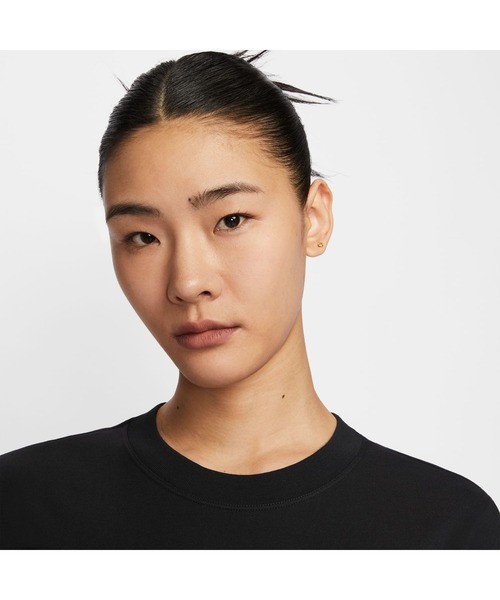 NIKE（ナイキ）の「ナイキ NIKE ナイキ NSW クラブ S/S Tシャツ OC スウッシュ（Tシャツ/カットソー・レディース・ブラック/ホワイト・M/L）」の5枚目の写真