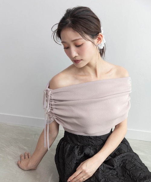 RANDA（ランダ）の「ギャザーリボンオフショルニット（ニット/セーター・レディース・ホワイト/ラベンダー/グレー/ブラック・FREE）」の4枚目の写真