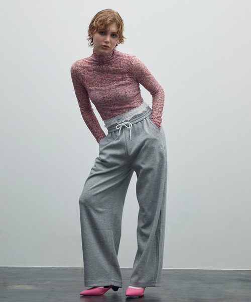 uyu.（ウユ）の「花柄ハイネックシアーレーストップス（Tシャツ/カットソー・レディース・ピンク/ライトブルー・FREE）」の15枚目の写真