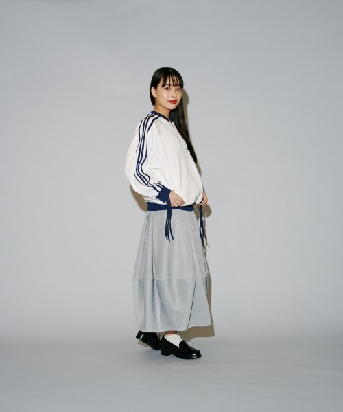 terrace(テラス)の「ラインリボンジャージブルゾン(ジャージ・レディース・ブラック/グレー/オフホワイト・MEDIUM)」の19枚目の写真