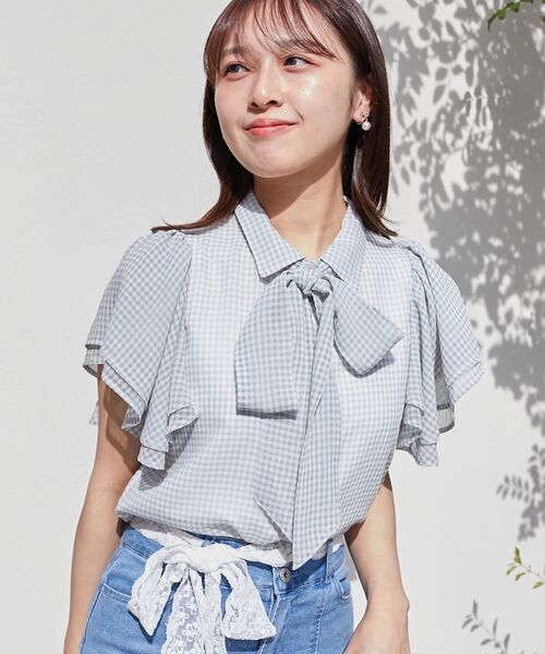 MAJESTIC LEGON（マジェスティックレゴン）の「2wayフリルスリーブブラウス（シャツ/ブラウス・レディース・グリーン系その他/ブルー系その他2/アイボリー/ホワイト系その他2/グレイッシュベージュ/ホワイト系その他3・MEDIUM）」の10枚目の写真