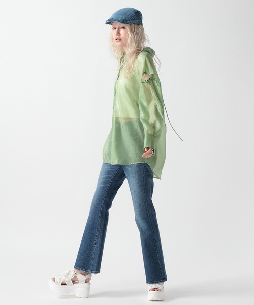 FOREVER 21（フォーエバー トゥエンティーワン）の「【2025SS】カットアウトシアーシャツ（シャツ/ブラウス・レディース・グリーン/ナチュラル/ブルー/ブラック・FREE）」の9枚目の写真