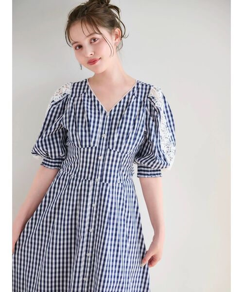 dazzlin（ダズリン）の「レースドッキングスリーブワンピース（ワンピース・レディース・オフホワイト/ブルー/その他1・SMALL/MEDIUM）」の5枚目の写真