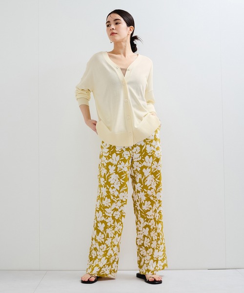 le cercle ADAM ET ROPE'(ルセルクルアダムエロペ)の「新色追加【UVケア/接触冷感】Vネックカーディガン(カーディガン/ボレロ・レディース・ライトグリーン/オフホワイト/オレンジ/ネイビー/ブラック/ブラウン系/ライトグレー/レンガ・FREE)」の12枚目の写真