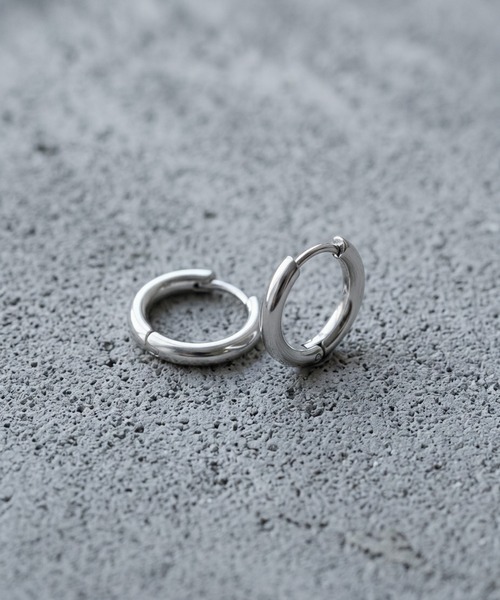 ORLEAN(オルレアン)の「【ORLEAN】 シンプルフープピアス 太さ2.5mm(ピアス(両耳用)・レディース・シルバー系7/ゴールド系3/ゴールド系1/シルバー系2/シルバー系4/ゴールド系2/ゴールド系4/シルバー系5/シルバー系3/ゴールド系5/ゴールド/ゴールド系6/シルバー系1/シルバー系6/シルバー/ゴールド系7・フリー)」の8枚目の写真