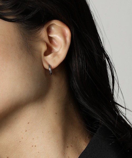 ORLEAN(オルレアン)の「【ORLEAN】 シンプルフープピアス 太さ2.5mm(ピアス(両耳用)・レディース・シルバー系7/ゴールド系3/ゴールド系1/シルバー系2/シルバー系4/ゴールド系2/ゴールド系4/シルバー系5/シルバー系3/ゴールド系5/ゴールド/ゴールド系6/シルバー系1/シルバー系6/シルバー/ゴールド系7・フリー)」の17枚目の写真