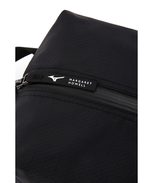 MARGARET HOWELL（マーガレットハウエル）の「NYLON RIPSTOP（ハンドバッグ・レディース・ブラック・FREE）」の5枚目の写真