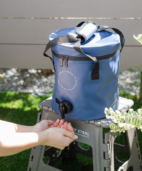 LAKOLE(ラコレ)の「ターポリンウォータージャグ / 327864(アウトドアグッズ・レディース・ベージュ/ネイビー/ブラック・FREE)」の3枚目の写真