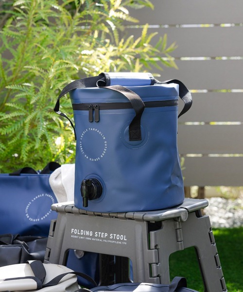 LAKOLE(ラコレ)の「ターポリンウォータージャグ / 327864(アウトドアグッズ・レディース・ベージュ/ネイビー/ブラック・FREE)」の5枚目の写真