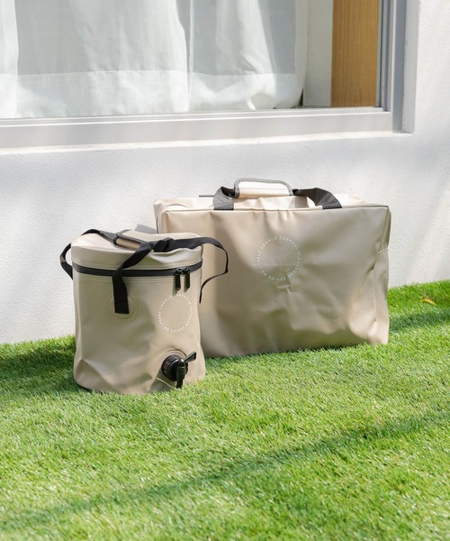 LAKOLE(ラコレ)の「ターポリンウォータージャグ / 327864(アウトドアグッズ・レディース・ベージュ/ネイビー/ブラック・FREE)」の6枚目の写真