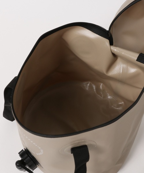 LAKOLE(ラコレ)の「ターポリンウォータージャグ / 327864(アウトドアグッズ・レディース・ベージュ/ネイビー/ブラック・FREE)」の17枚目の写真