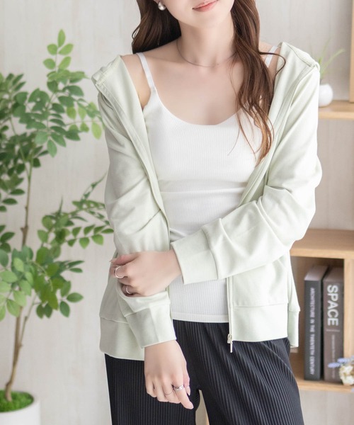NAVY(ネイビー)の「NAVY カップ付きリブキャミソール【抗菌防臭 ドライ】(キャミソール・レディース・ホワイト/ベージュ/ブラック・L/M/S)」の14枚目の写真