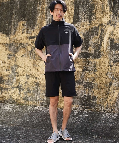LUXE/R GOLF（ラグジュ ゴルフ）の「(RM)【LUXE/R GOLF】2レイヤー バイカラー ブルゾン+パンツ[肘・膝部分取り外し可能]（ナイロンジャケット・メンズ・ブラック×グレー/ブラック×ベージュ・L/XL/M）」の8枚目の写真
