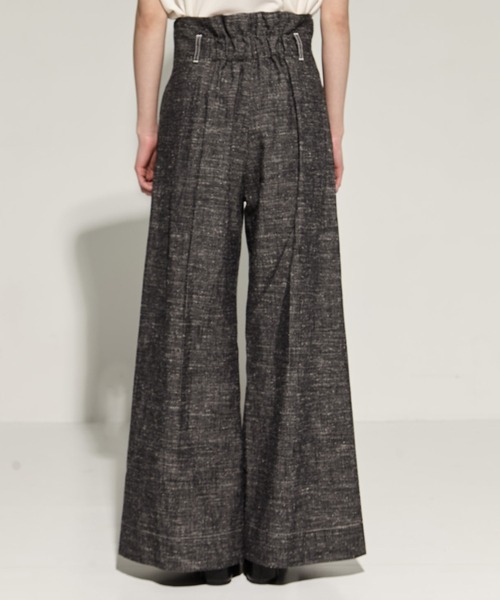 STUDIOUS（ステュディオス）の「【STUDIOUS/ステュディオス】Silk Nep Flare Trousers/シルクネップフレアトラウザー（スラックス・レディース・ブラック/ベージュ・2/1）」の11枚目の写真