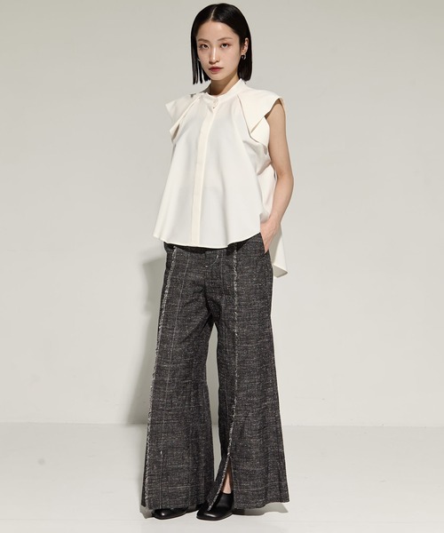 STUDIOUS（ステュディオス）の「【STUDIOUS/ステュディオス】Silk Nep Flare Trousers/シルクネップフレアトラウザー（スラックス・レディース・ブラック/ベージュ・2/1）」の4枚目の写真