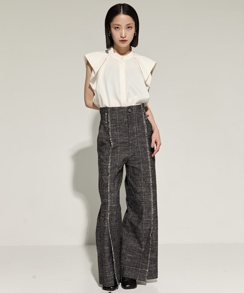 STUDIOUS（ステュディオス）の「【STUDIOUS/ステュディオス】Silk Nep Flare Trousers/シルクネップフレアトラウザー（スラックス・レディース・ブラック/ベージュ・2/1）」の5枚目の写真