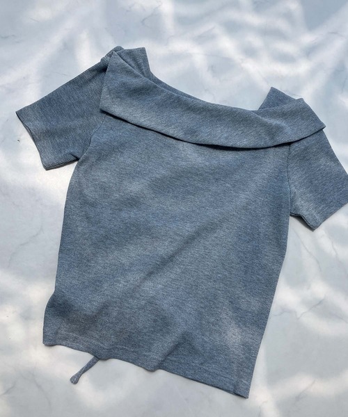 AS KNOW AS plus（アズノゥアズプラス）の「●オフショル風シャーリングデザイン半袖プルオーバー（Tシャツ/カットソー・レディース・ブラック系/シルバー系/ホワイト系/ライトグリーン系・FREE）」の5枚目の写真