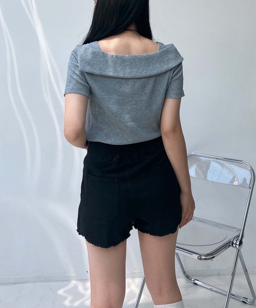 AS KNOW AS plus（アズノゥアズプラス）の「●オフショル風シャーリングデザイン半袖プルオーバー（Tシャツ/カットソー・レディース・ブラック系/シルバー系/ホワイト系/ライトグリーン系・FREE）」の22枚目の写真