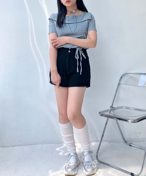 AS KNOW AS plus（アズノゥアズプラス）の「●オフショル風シャーリングデザイン半袖プルオーバー（Tシャツ/カットソー・レディース・ブラック系/シルバー系/ホワイト系/ライトグリーン系・FREE）」の20枚目の写真