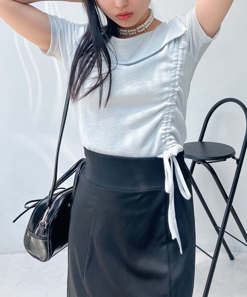 AS KNOW AS plus（アズノゥアズプラス）の「●オフショル風シャーリングデザイン半袖プルオーバー（Tシャツ/カットソー・レディース・ブラック系/シルバー系/ホワイト系/ライトグリーン系・FREE）」の17枚目の写真