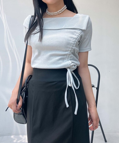 AS KNOW AS plus（アズノゥアズプラス）の「●オフショル風シャーリングデザイン半袖プルオーバー（Tシャツ/カットソー・レディース・ブラック系/シルバー系/ホワイト系/ライトグリーン系・FREE）」の18枚目の写真