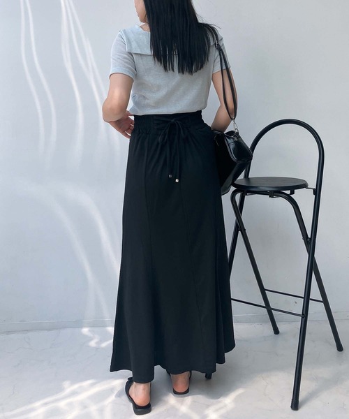AS KNOW AS plus（アズノゥアズプラス）の「●オフショル風シャーリングデザイン半袖プルオーバー（Tシャツ/カットソー・レディース・ブラック系/シルバー系/ホワイト系/ライトグリーン系・FREE）」の11枚目の写真