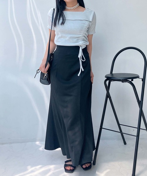 AS KNOW AS plus（アズノゥアズプラス）の「●オフショル風シャーリングデザイン半袖プルオーバー（Tシャツ/カットソー・レディース・ブラック系/シルバー系/ホワイト系/ライトグリーン系・FREE）」の13枚目の写真