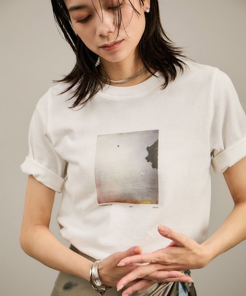 SALON adam et rope'(サロン アダム エ ロペ)の「Yasuko Hirano / 平野泰子 ARTプリントコンパクトT(Tシャツ/カットソー・レディース・ホワイト系その他2/ホワイト系その他4/ホワイト・FREE)」の3枚目の写真